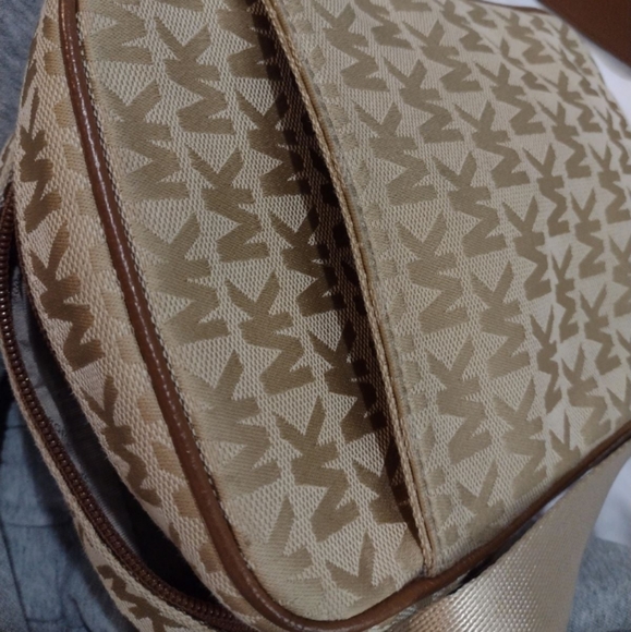 MICHAEL KORS CROSSBODY BAG BROWN/GOLD SIGNATURE - Picture 5 of 6